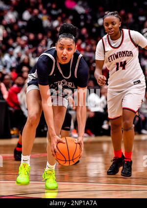 Anaheim, Californie. 25th févr. 2023. Sierra Canyon (12) Juju Watkins en action pendant le championnat de basket-ball féminin CIF-SS Open DIV. Sierra Canyon vs Etiwanda.Sierra Canyon défaites Etiwanda 70-57.Louis Lopez/Modern Exposure/Cal Sport Media/Alay Live News Banque D'Images