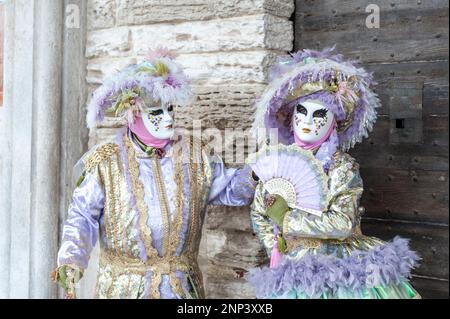 VENISE, ITALIE - FEBRARY 17 2023 : les masques du carnaval de Venise 2023 Banque D'Images