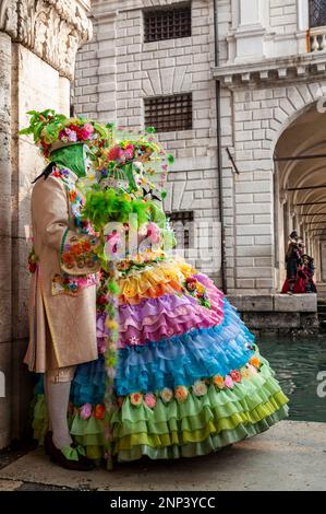 VENISE, ITALIE - FEBRARY 17 2023 : les masques du carnaval de Venise 2023 Banque D'Images