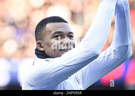 Kylian Mbappe lors de la formation publique de l'équipe de football Paris Saint-Germain (PSG) sur 24 février 2023 au stade du Parc des Princes à Paris, France - photo : Victor Joly / DPPI/LiveMedia Banque D'Images