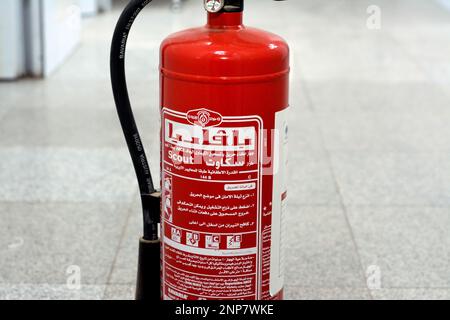 Le Caire, Egypte, 11 février 2023: Extincteur de feu de scout de Bavière 6 kg de poudre chimique sèche de lutte contre les incendies pour le contrôle rapide des incendies lutte contre les incendies Banque D'Images