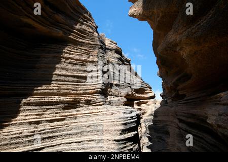 Couches de Ladera Del volcan Las Grietas Lanzarote, îles Canaries, Espagne formations rocheuses volcaniques causées par l'érosion Banque D'Images