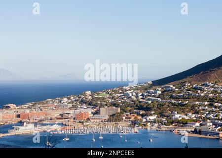Simonstown Waterfront, Cape Town, Cape Peninsula, Western Cape, Afrique du Sud. Vue aérienne au coucher du soleil Banque D'Images