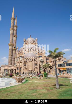 Vieille ville, Egypte, mars 2020: mosquée dans la vieille ville en egypte Banque D'Images