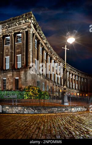 Royal Crescent à Bath la nuit. Banque D'Images