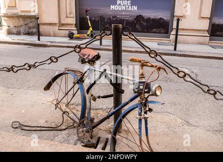 Le cadre d'un vélo rouillé. Banque D'Images