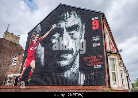 La fresque Ian Rush en face du stade Anfield à Liverpool. Banque D'Images