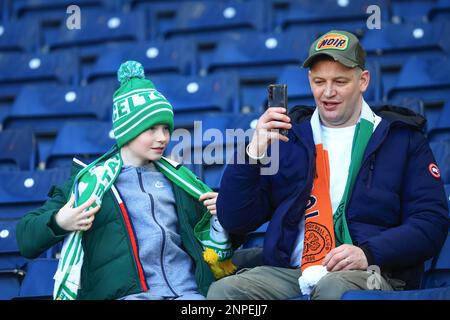 26th février 2023 ; Hampden Park, Glasgow, Écosse : finale de football de la coupe du Viaplay écossais, Rangers versus Celtic ; fans celtiques Banque D'Images