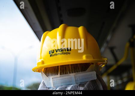 Foz do Iguaçu, Brésil - 21 septembre 2022 touristes visitant la centrale hydroélectrique d'Itaipu. . Photo de haute qualité Banque D'Images