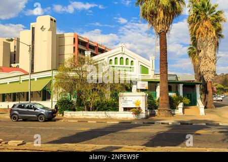 Windhoek, Namibie - 10 octobre 2018 : vue aérienne du centre de Windhoek, capitale de la Namibie en Afrique australe. Banque D'Images