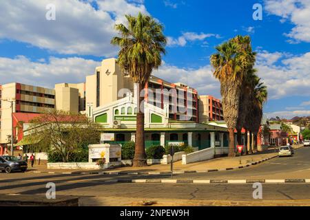 Windhoek, Namibie - 10 octobre 2018 : vue aérienne du centre de Windhoek, capitale de la Namibie en Afrique australe. Banque D'Images