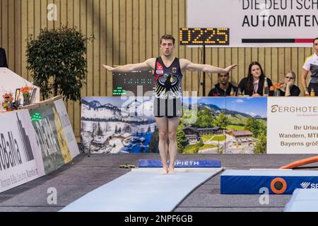 Cottbus, Allemagne. 26th févr. 2023. Gymnastique, coupe du monde, Tournoi International des Champions 46th, finale de la voûte masculine : Tom Schultze, de l'Allemagne, en action. Credit: Frank Hammerschmidt/dpa/Alay Live News Banque D'Images