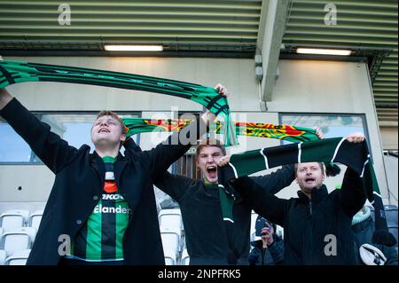 Göteborg, Suède. 26th févr. 2023. Fans de GAIS avant le match de groupe de la coupe suédoise entre GAIS et IFK Goteborg sur 26 février 2023 à Göteborg. Credit: Oskar Olteus / Alamy Live News Banque D'Images