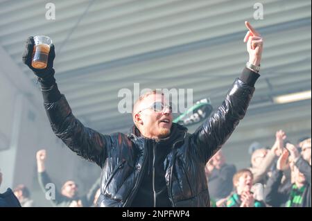 Göteborg, Suède. 26th févr. 2023. Fan de GAIS fête lors du match de groupe de la coupe suédoise entre GAIS et IFK Goteborg sur 26 février 2023 à Göteborg. Credit: Oskar Olteus / Alamy Live News Banque D'Images