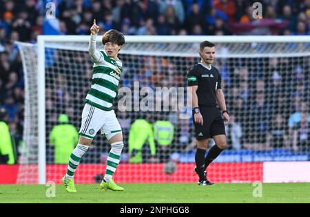 Glasgow, Écosse, le 26th février 2023. Kyogo Furuhashi du Celtic marque le premier but lors du match de la coupe de la Ligue écossaise à Hampden Park, Glasgow. Le crédit photo devrait se lire: Neil Hanna / Sportimage Banque D'Images