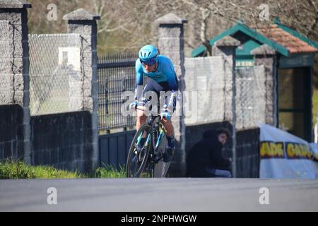 Teo, Espagne. 26th févr. 2023. Teo, ESPAGNE: Astana Qazaqstan pilote d'équipe David de la Cruz pendant la phase 4th d'O Gran Camiño 2023 sur 26 février 2023 à Teo, Espagne. (Photo d'Alberto Brevers/Pacific Press) crédit: Pacific Press Media production Corp./Alay Live News Banque D'Images