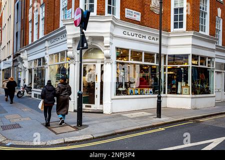 Clutch Cafe London - Clutch Cafe 78 Great Portland St London vend une sélection de vêtements, de publications et d'accessoires du patrimoine japonais. Banque D'Images