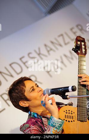 Vienne, Autriche. 22 septembre 2013. Celia Mara est une chanteuse-compositrice brésilienne Banque D'Images