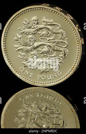 2002 épreuve £1 mettant en vedette les 3 Lions qui représentent l'Angleterre. Les trois lions remontent à Richard cœur de lion (1189-1199) Banque D'Images