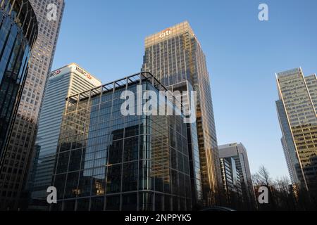 Immeuble Citibank à Canada Square au coeur du quartier financier de Canary Wharf le 7th février 2023 à Londres, au Royaume-Uni. Canary Wharf est un quartier situé près de l'île des chiens dans le quartier de Tower Hamlets de Londres et est défini par la Greater London Authority comme faisant partie du quartier central des affaires de Londres. Avec la ville de Londres, elle constitue l'un des principaux centres financiers du Royaume-Uni et du monde, contenant de nombreux immeubles de grande hauteur, dont le troisième plus haut du Royaume-Uni, One Canada Square. Banque D'Images