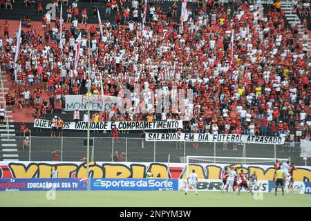Salvador, Brésil. 26th févr. 2023. BA - Salvador - 02/26/2023 - BAIANO 2023, VITORIA X BARCELONA ILHEUS - les fans de Vitoria manifestent des bannières lors d'un match contre Barcelone de Ilheus au stade Barradao pour le championnat Baiano 2023. Photo: Jhony Pinho/AGIF/Sipa USA crédit: SIPA USA/Alay Live News Banque D'Images