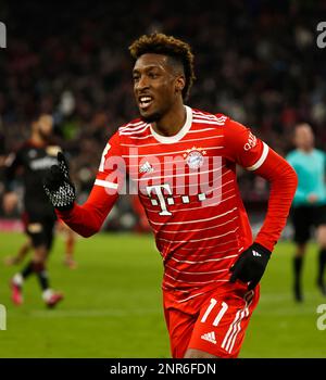 Munich, Allemagne. 26th févr. 2023. Kingsley Coman de Bayern Munich fête ses célébrations après avoir marqué le match allemand de Bundesliga entre Bayern Munich et Union Berlin à Munich, Allemagne, 26 février 2023. Credit: Philippe Ruiz/Xinhua/Alay Live News Banque D'Images