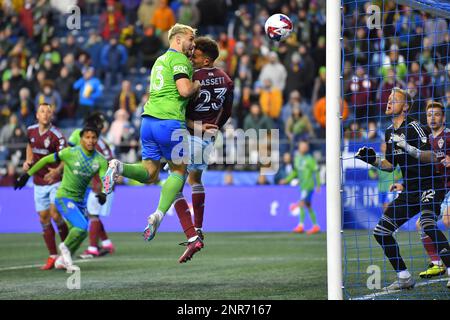 Seattle, WA, États-Unis. 26th févr. 2023. Jordan Morris (13), le meilleur de Seattle Sounders, marque le but de 4th lors du match de football MLS entre le Colorado Rapids et le Seattle Sounders FC au Lumen Field de Seattle, en Australie occidentale. Seattle défait le Colorado 4-0. Steve Faber/CSM/Alamy Live News Banque D'Images