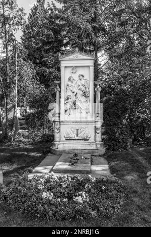 VIENNE, AUTRICHE - 26 avril 2015 : Mémorial Franz Schubert à Zentralfriedhof, Vienne, Autriche. Banque D'Images