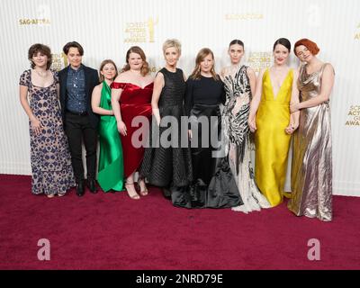 Liv McNeil, août hiver, Kate Hallett, Michelle McLeod, Sheila McCarthy, Sarah Polley, Rooney Mara, Claire Foy et Jessie Buckley arrivent aux prix annuels de la Guilde des acteurs de l'écran 29th qui se sont tenus au Fairmont Century Plaza à Los Angeles, en Californie, le dimanche, ?26 février 2023. (Photo de la Sathanlee B. Mirador/Sipa USA) Banque D'Images