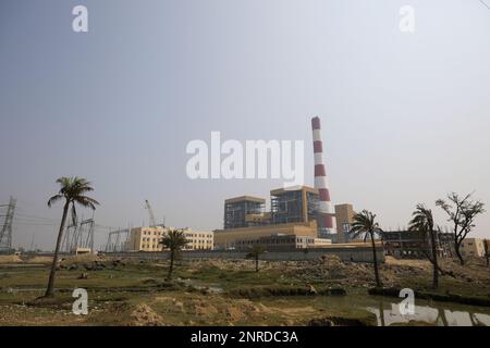 26 février 2023, Chattogram, Bangladesh État actuel de la centrale électrique SS à charbon de 1 224 mégawatts. Banque D'Images