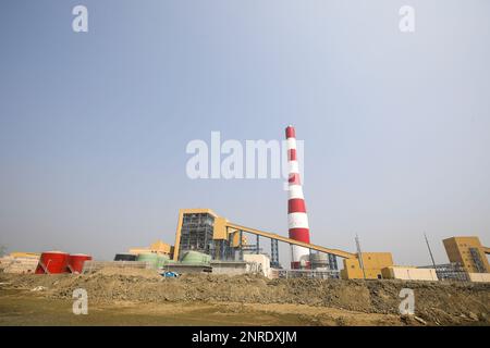 26 février 2023, Chattogram, Bangladesh État actuel de la centrale électrique SS à charbon de 1 224 mégawatts. Banque D'Images