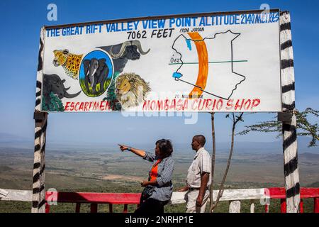 Point de vue sur la vallée du Rift, près de Hells Gate National Park, Kenya Banque D'Images