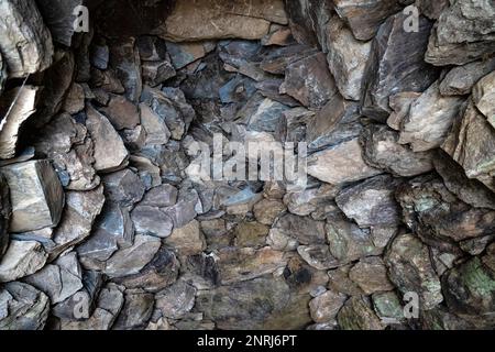 Caillot del Baladre, cortals de pierre, abri animal en pierre, près de Taurinya, Prades, Pyrénées Orientales, France. Banque D'Images