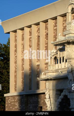 Détails. Shree Swaminarayan Mandir, Oldham, Royaume-Uni. Architecte: LTS Architects , 2022. Banque D'Images