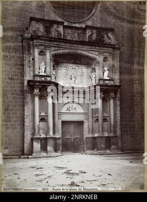 PUERTA DE LA IGLESIA DEL MONASTERIO DE MONTSERRAT. AUTOR: JEAN LAURENT, Nº 1203. (COLECCIÓN ASF IMAGEN DE FOTOGRAFIAS ANTIGUAS, PRINCIPIOS S. XX). Banque D'Images