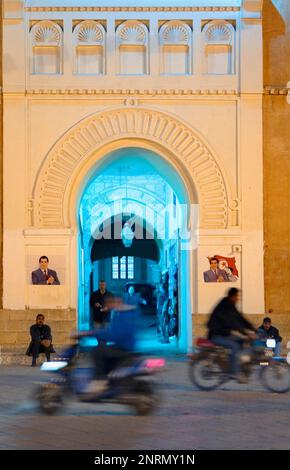 Tunez : Sfax. Murs de la médina. Bab Diwan (la porte principale pour entrer dans la medina) Banque D'Images