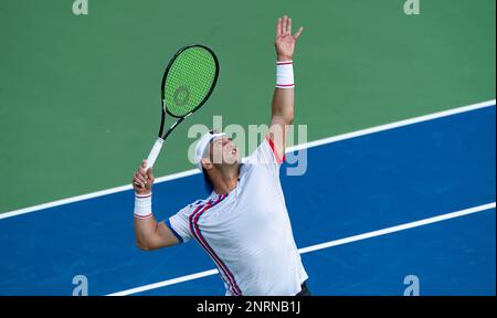 Malek Jaziri (TUN) contre Alejandro Davidovich Fokina (ESP) lors de leur ATP 500 Dubai Duty Free tennis Championships 2023 R32 Match sur 27 février 2023 à Dubaï, Émirats Arabes Unis. Photo de Victor Fraile / Power Sport Images Banque D'Images