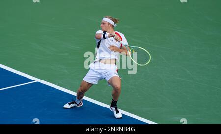 Malek Jaziri (TUN) contre Alejandro Davidovich Fokina (ESP) lors de leur ATP 500 Dubai Duty Free tennis Championships 2023 R32 Match sur 27 février 2023 à Dubaï, Émirats Arabes Unis. Photo de Victor Fraile / Power Sport Images Banque D'Images