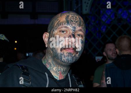 Artiste et collectionneur inconnu à la Convention internationale des tatouages de Londres 2016 de 12th, Tobacco Docks, Wapping, Londres. E2, ROYAUME-UNI. 25th septembre 2016 Banque D'Images