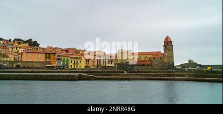 Collioure, village côtier du sud de la France, mer Méditerranée, Languedoc Roussillon, Pyrénées Orientales. Banque D'Images