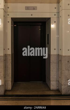 Vienne, Autriche - 18 octobre 2022: Salle de l'immeuble de la Banque d'épargne postale autrichienne ou Osterreichische Postsparkasse, bâtiment conçu par l'archi Banque D'Images