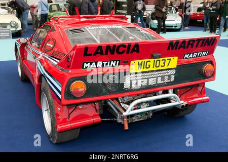 Vue des trois quarts arrière d'un 1982-83, Lancia 037 Evo 2, exposé au salon de l'auto de Londres 2023 Banque D'Images