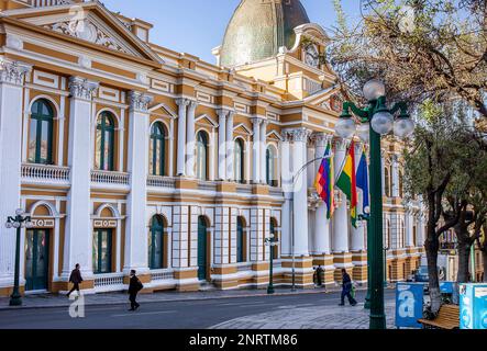 Place Murillo avec le Palacio legislativo, Palais du gouvernement, dans l'arrière-plan, La Paz, Bolivie Banque D'Images