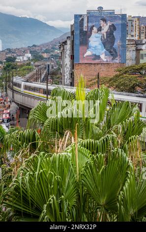 Métro, métro, une ligne entre Prado et de l'hôpital gare, centre-ville, Skyline, Medellin, Colombie Banque D'Images