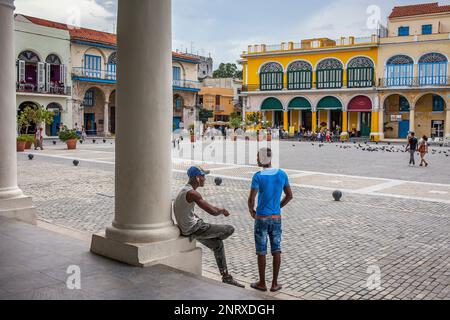 Plaza Vieja (vieille place), La Vieille Havane, Habana Vieja, La Habana, Cuba Banque D'Images