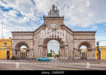 La porte principale, Cementerio Cristobal Colon, Colon Cimetière, La Habana, Cuba Banque D'Images