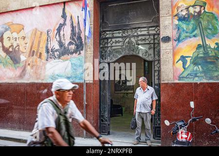 La propagande politique, peint sur un mur, La Habana Vieja, La Habana, Cuba Banque D'Images