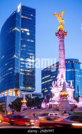 Angel statue, Monument de l'indépendance de l'Avenida de la Reforma, Mexico, Mexique Banque D'Images