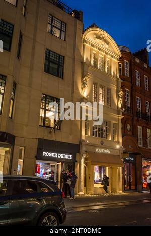 Albemarle Street à Mayfair dans le centre de Londres, à la sortie de Piccadilly. Londres, Angleterre, Royaume-Uni Banque D'Images