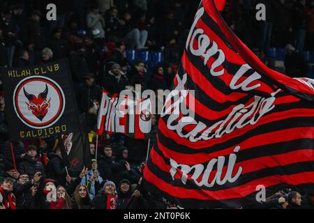 AC Milan supporters pendant la série Un match de football 2022/23 entre AC Milan et Atalanta BC au stade San Siro, Milan, Italie sur 26 février 2023 Banque D'Images